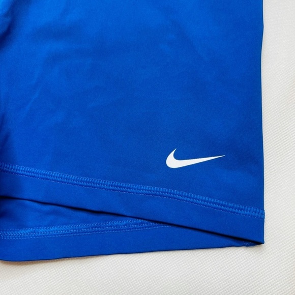 Nike | Women’s Nike Spandex Shorts - Picture 4 of 7
